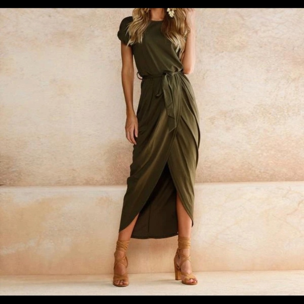 Beautiful green split dress.